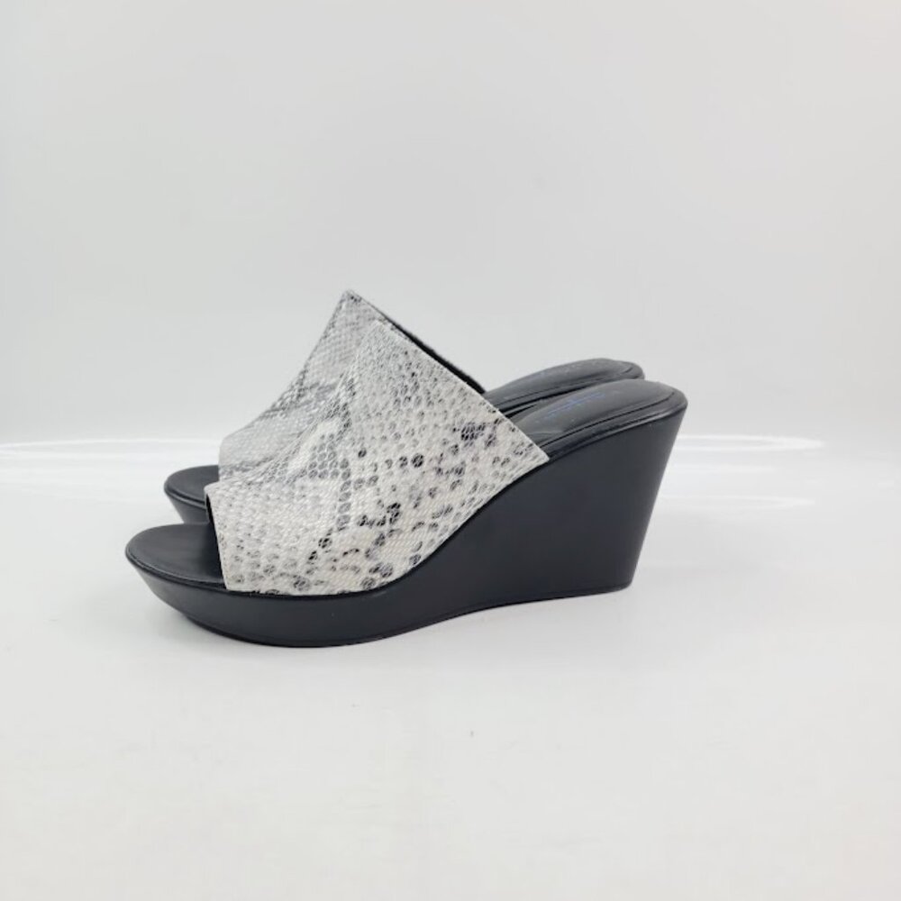 Tahari Women's Black Gray Mylana Snake‎ Skin Wedge Slide Sandal Size 8 - Picture 2 of 7
